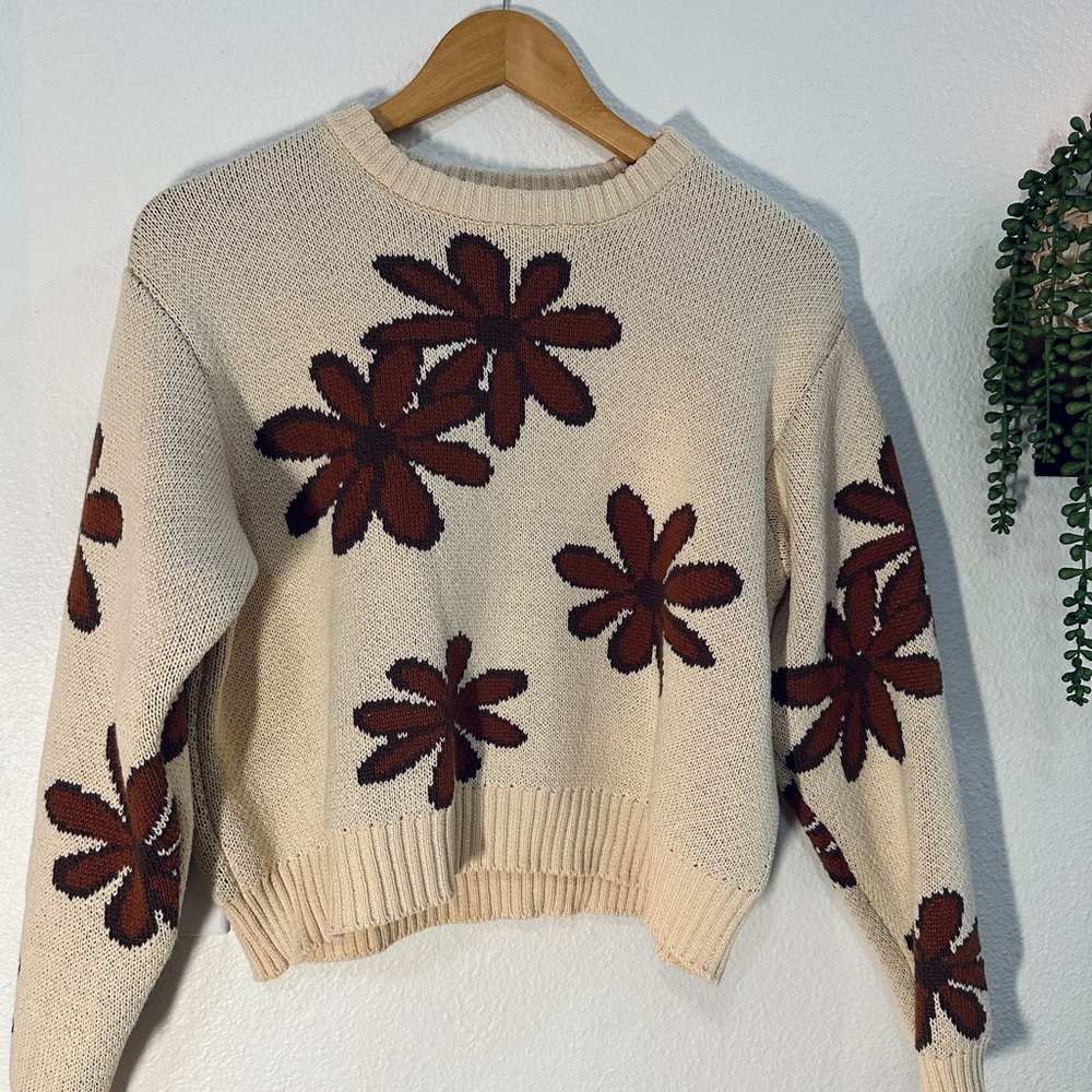 L.A Hearts Cream Colored Sweater w/ Retro Flower Design XS